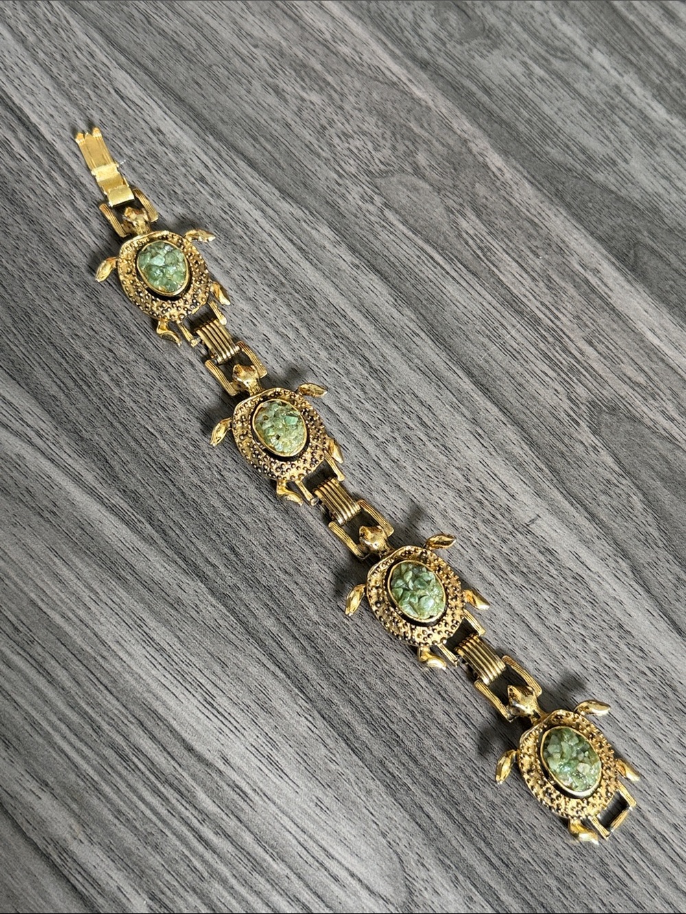Vintage Gold Tone Turtle Link Bracelet Green Stone Statement Boho Eclectic